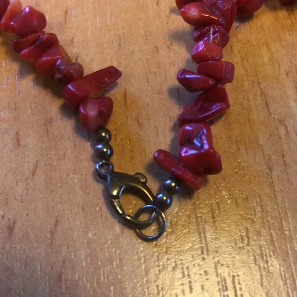 Coral beaded necklace with clasp approx 16” handmade - Picture 2 of 3